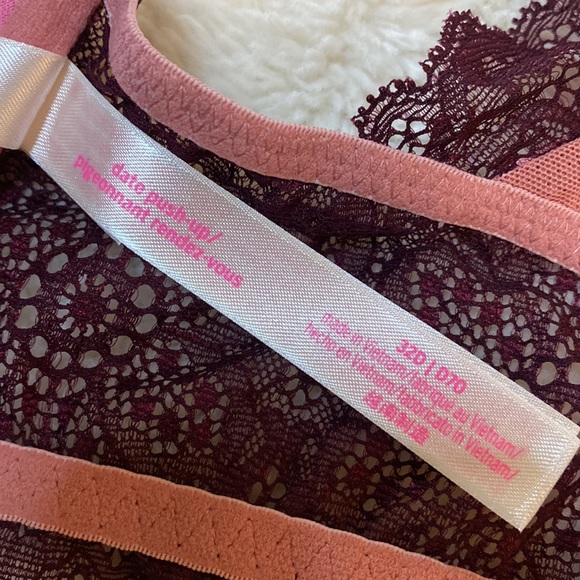 VS/PINK 32D Bra Bundle - Picture 6 of 6